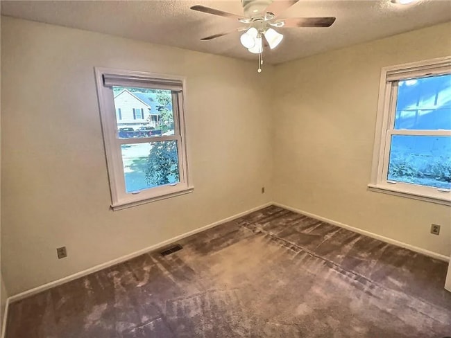 1121 NE Ridgeview Dr, Lees Summit, MO 64086 - photo 7