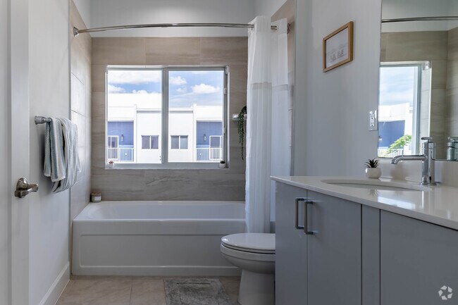 3 BR, 2.5 BA - 1,348SF