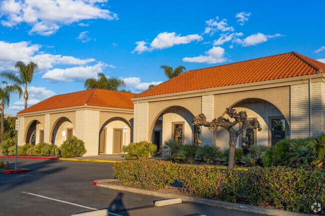 De La Salle Academy offers education for boys.