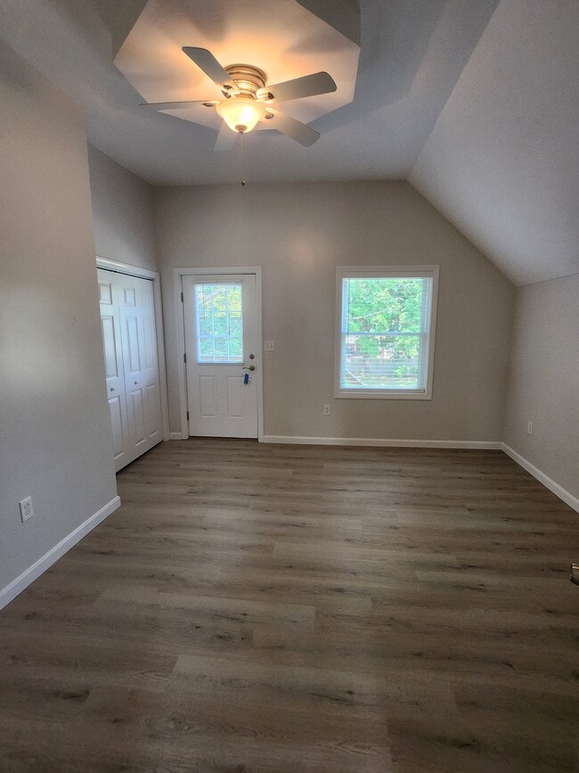 14 Oak St unit 3, Derry, NH 03038 - photo 7