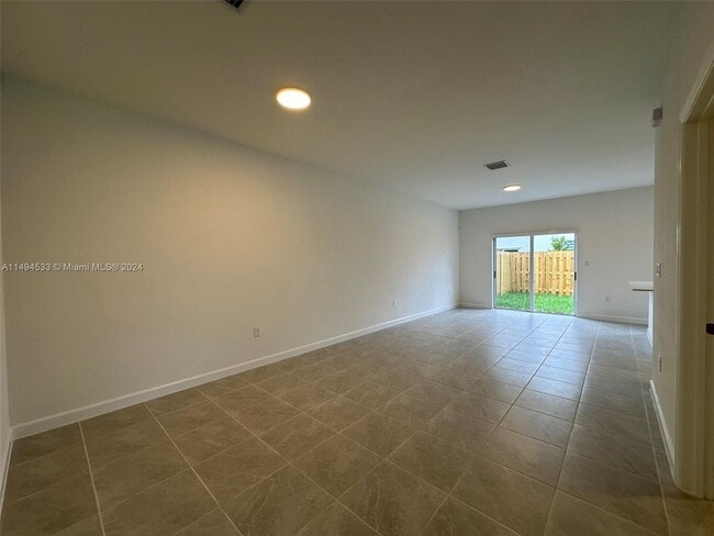 16223 SW 289th St, Homestead, FL 33033 - photo 3