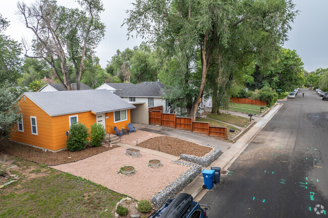 Homes in Old Prospect stay on market for an average of 30 days.