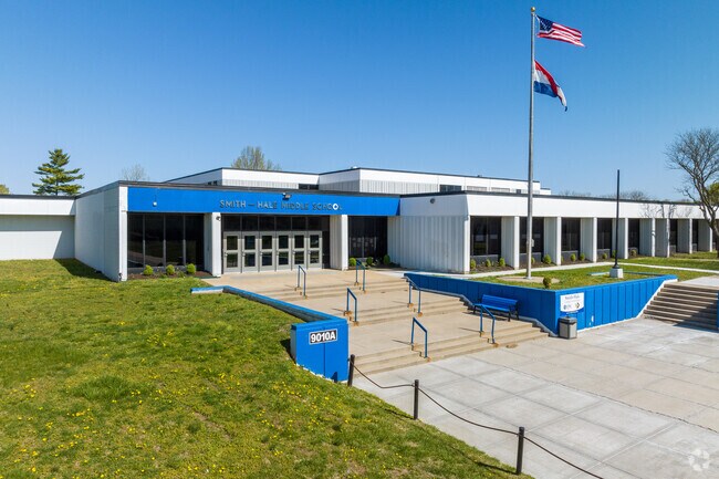 Smith-Hale Middle School offers diverse clubs and activities for Calico Farms students.