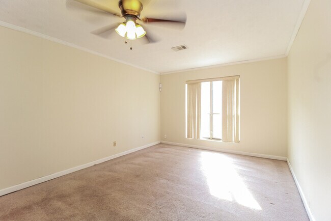 2172 Sara Ashley Way, Lithonia, GA 30058 - photo 4