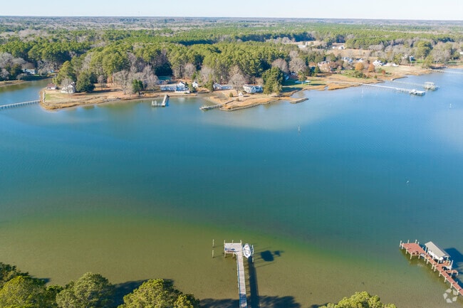 The locals in Gloucester enjoy homes right on the water.