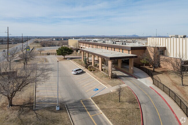 MacArthur High School is a quality school located in Macarthur Park area.