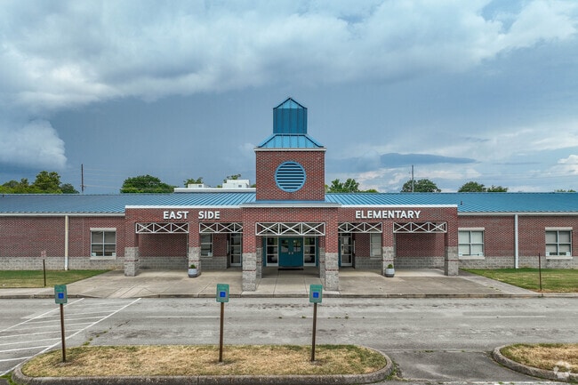 East Side Elementary is for Pre-K and elementary students in Ridgedale-Oak Grove.