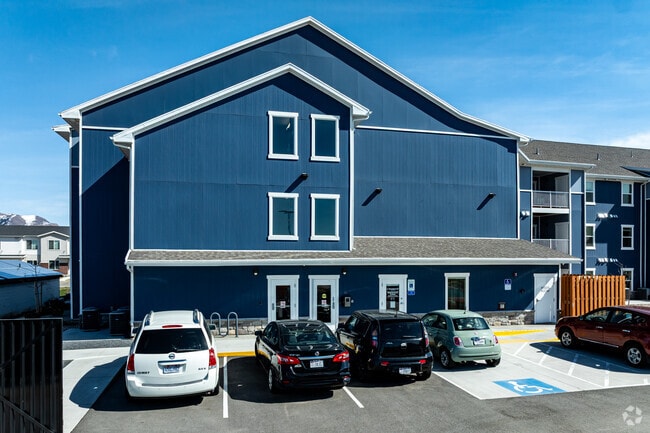 Leasing Center