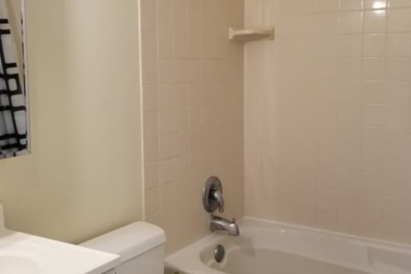 1751 Queensbury Cir, Hoffman Estates, IL 60169 - photo 4