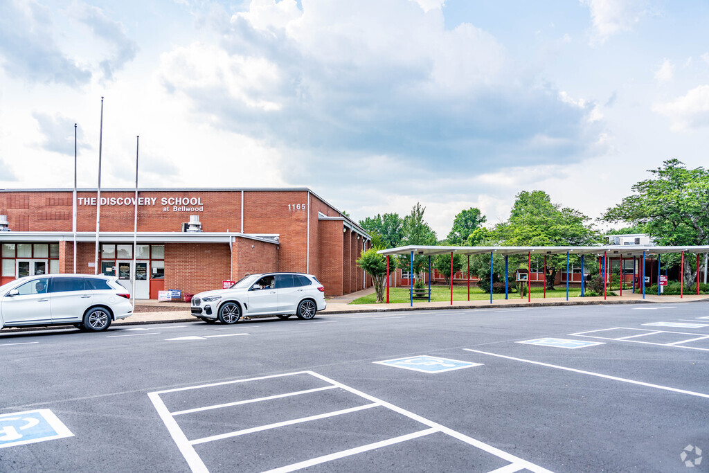 The Discovery School at Bellwood