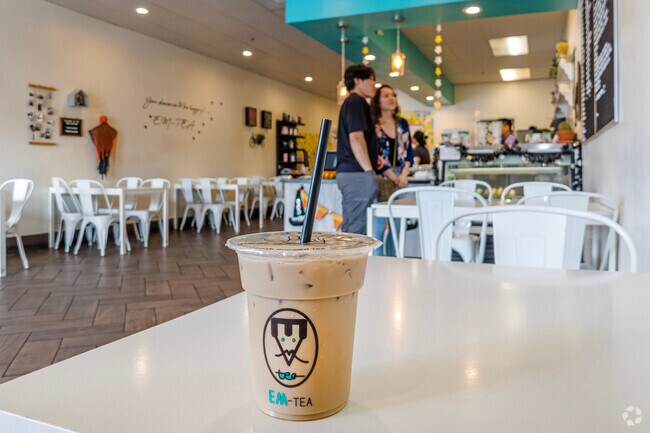 The drinks at Em-Tea are a favorite among students living in the Bellevue area.