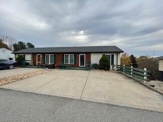 29 Elm Ln, Wheeling, WV 26003