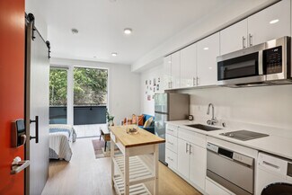 4612 Stone Way N, Seattle, WA 98103
