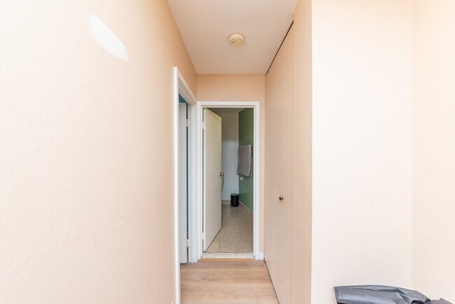 Lake Park Plaza unit 310, Chicago, IL 60613 - photo 4