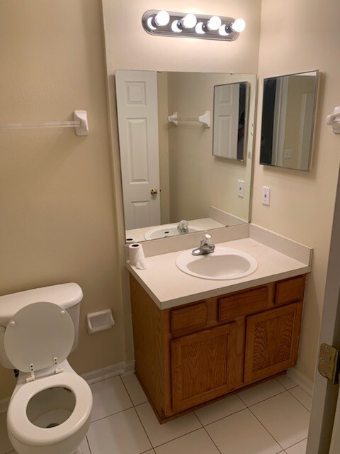 3013 Thorn Glen Ct, Jacksonville, FL 32208 - photo 6