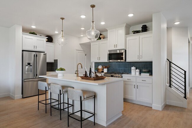 901 Rosebud Ct, Forest Grove, OR 97116 - photo 5