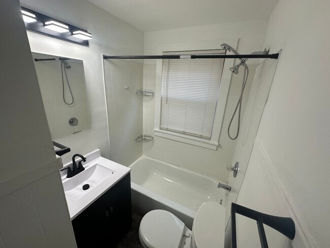 7008 Plainfield Rd unit 3, Cincinnati, OH 45236 - photo 3
