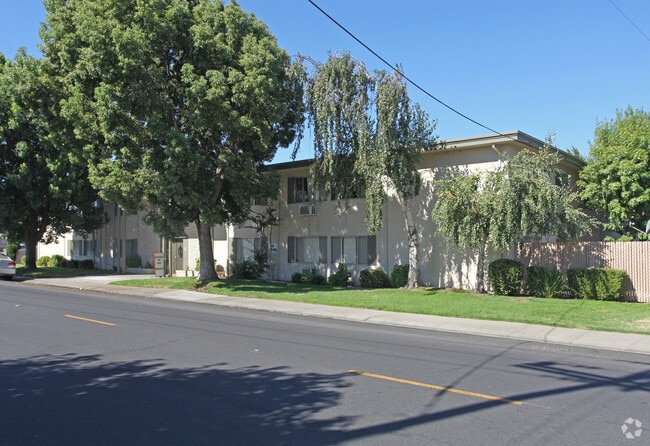 Yosemite Apartments, Manteca, CA 95337 - photo 2