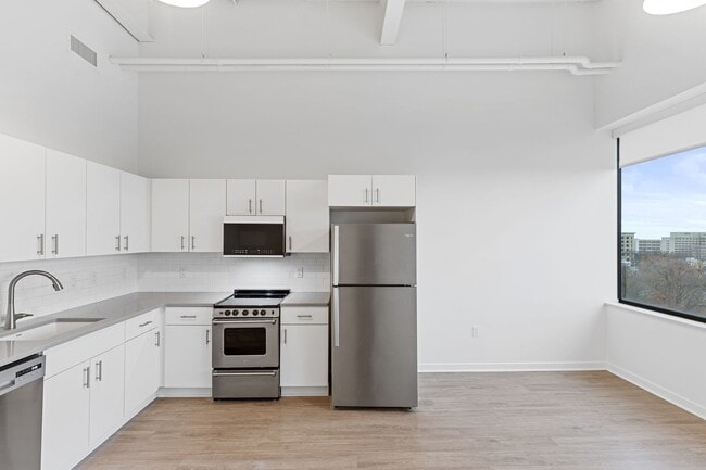 City View Apartments - 501 (501 S. Capitol, LLC), Lansing, MI 48933 - photo 4