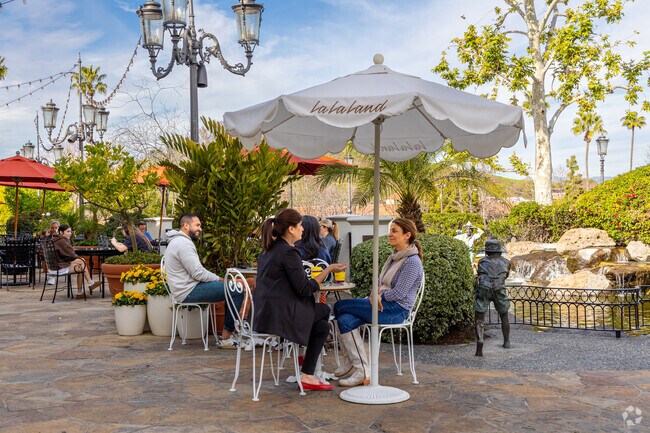Enjoy a beautiful day out with the many dining options at Calabasas Commons.