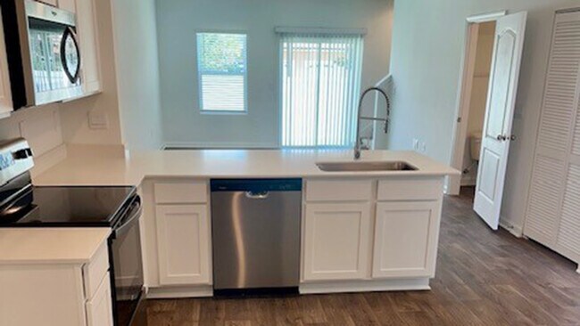 1621 Bridger Trace, Middleburg, FL 32068 - photo 6