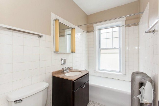 2100 W Ainslie St unit 2E, Chicago, IL 60625 - photo 6