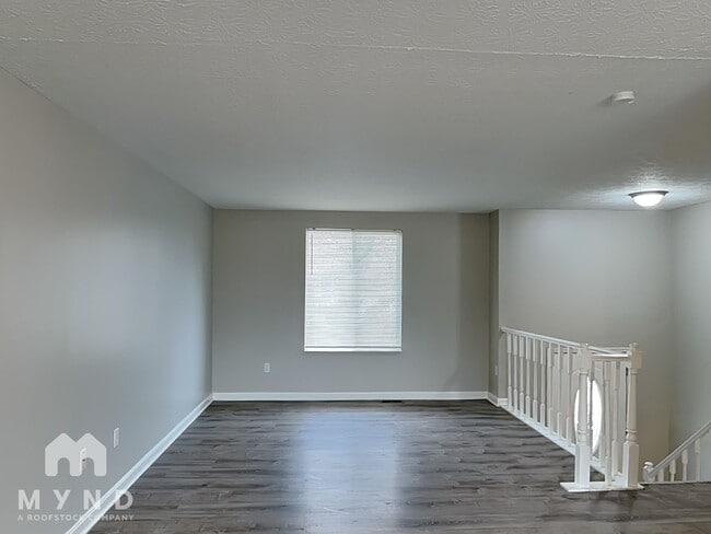 3799 Farm Brook Ln, Columbus, OH 43204 - photo 3