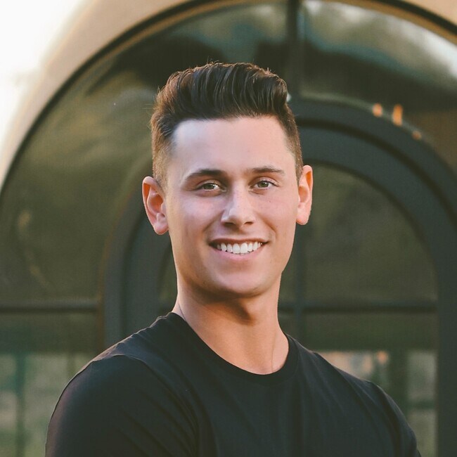 Agent Photo