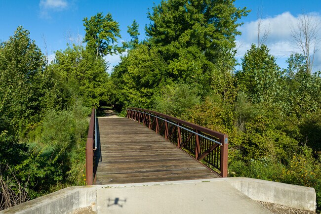 Frank's Park walking trail connects to Mudsock Trail.