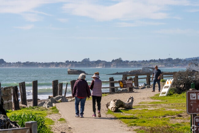 Have a great walk with loved ones at Rio Del Mar beach.