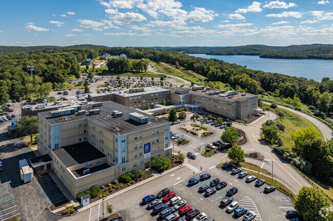 Putnam Hospital keeps Carmel connected to reliable medical care without leaving town.