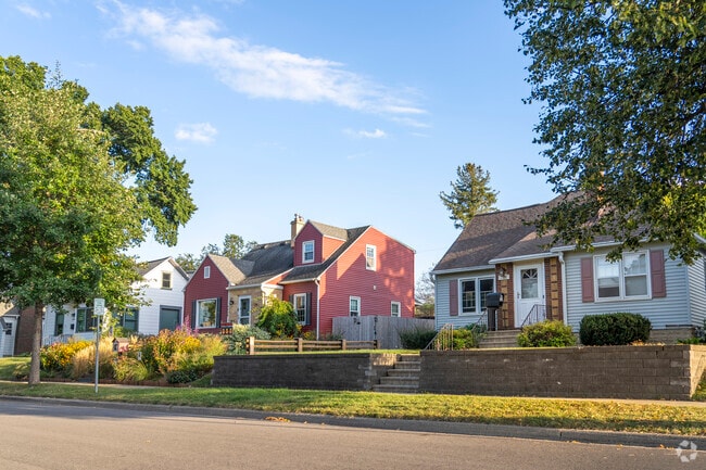 A mix of historic homes and condominiums line the streets of Pill Hill.
