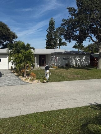 415 N Shore Dr, Cocoa Beach, FL 32931
