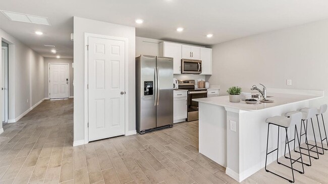 1223 Phillips Dr, Greenfield, IN 46140 - photo 3