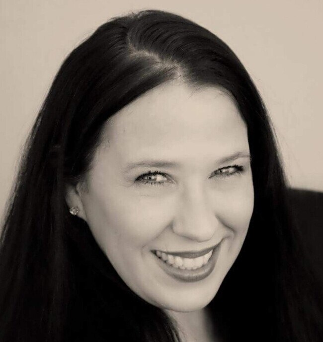 Beth Sanderson