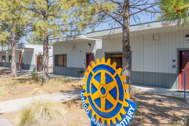 The student to teacher ratio at Forest Ranch Charter School is 18 to 1.