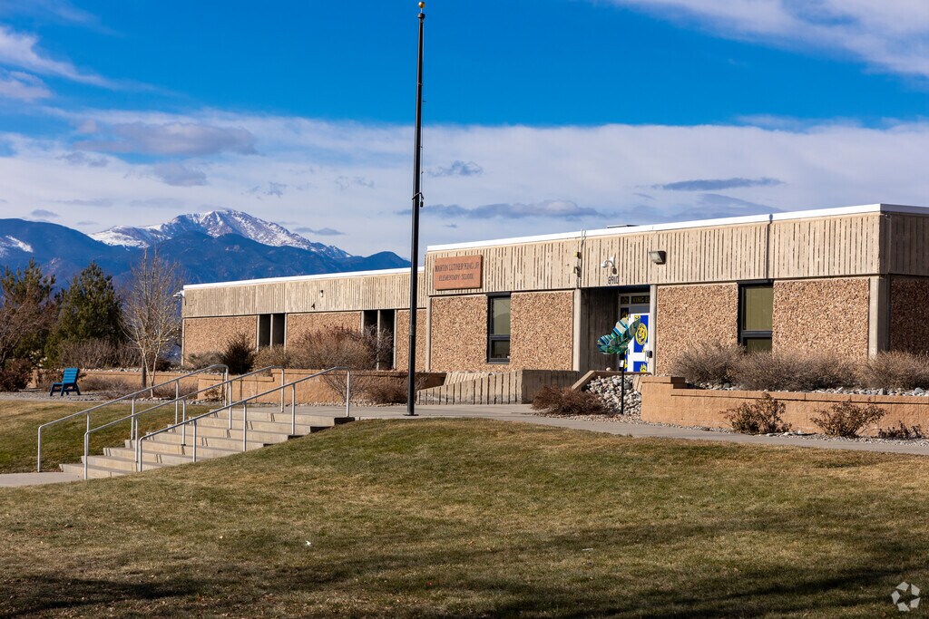Martin Luther King Jr. Elementary School has 517 students.