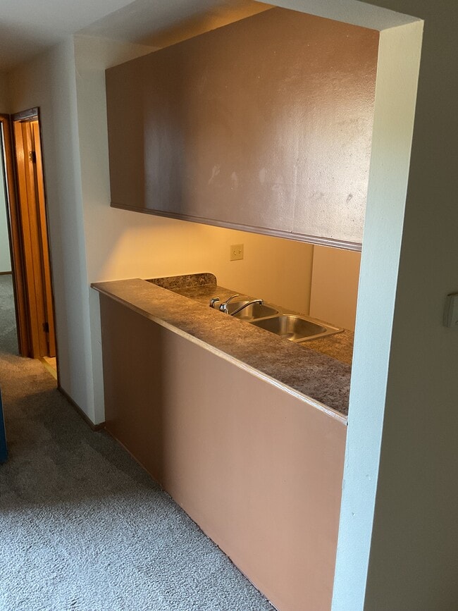 Apartment Homes of Wildwood Preserve in beautiful Oak Creek, WI, Oak Creek, WI 53154 - photo 6