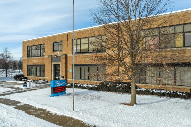 Great Oaks Academy main entrance.