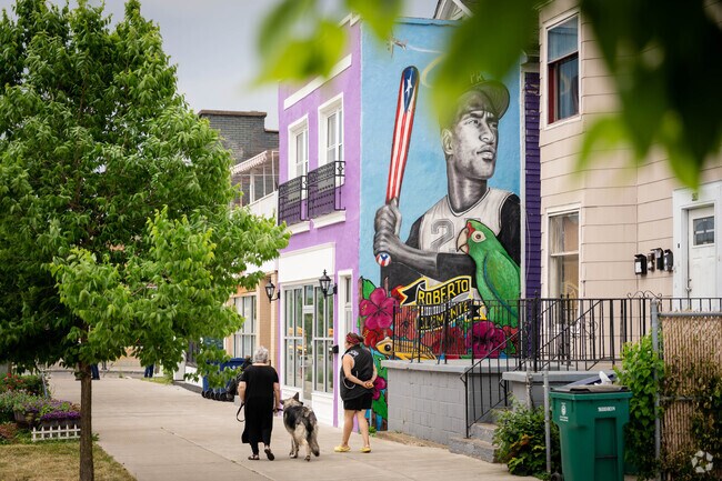 Along Niagara Street, locals will find most of Lakeview's murals.