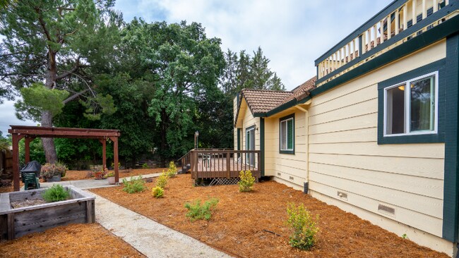 111 Kerry Ln, Cloverdale, CA 95425 - photo 6