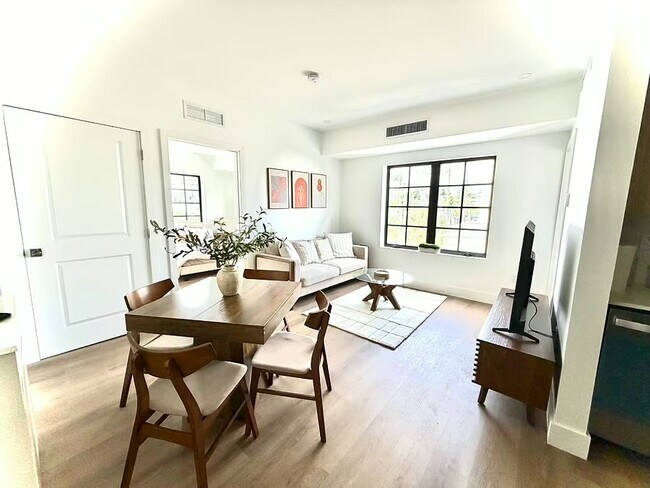 1619 Jefferson Ave unit 27, Miami Beach, FL 33139 - photo 2