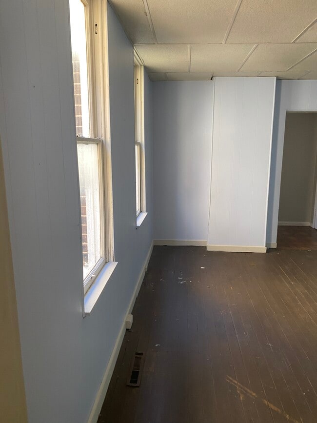 362 E Markison Ave, Columbus, OH 43207 - photo 7