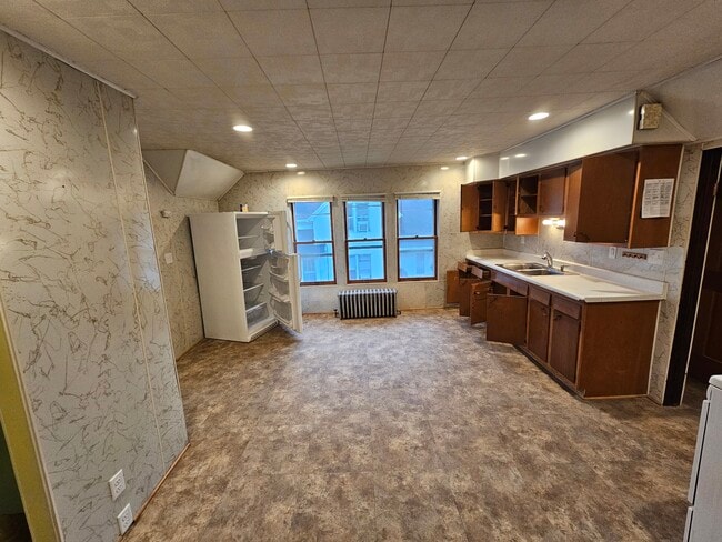 802 W 11th Ave unit 802A, Oshkosh, WI 54902 - photo 3