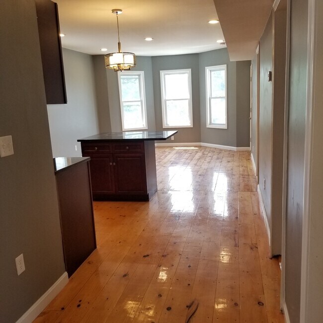 69 Catharine St unit 3, Worcester, MA 01605 - photo 5