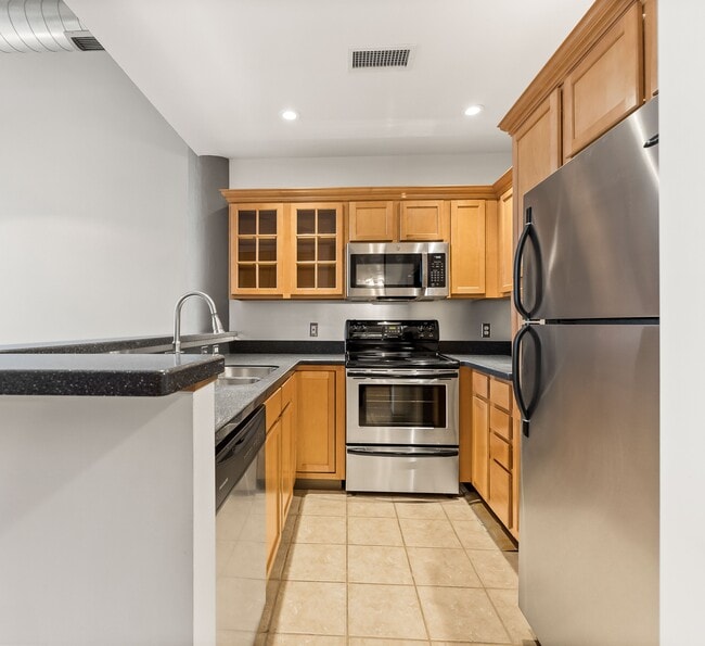 930 Washington Ave, Muskegon, MI 49441 - photo 3