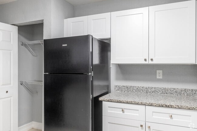 1 BR, 1 BA