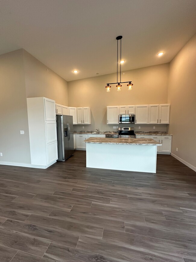 110 W Henning St, Battle Lake, MN 56515