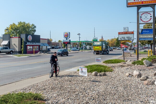 West Tenth Street is only about 15 minutes from downtown Sioux Falls via bike.