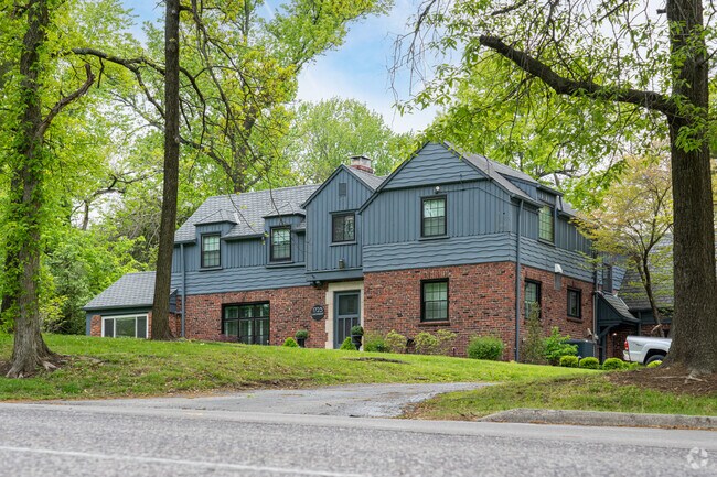 The homes in Ladue come in many different shapes and styles.
